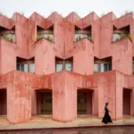 Geometría, vacío y permanencia